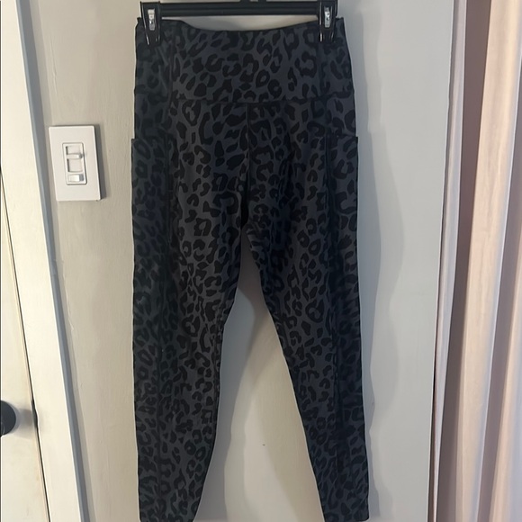 Pants - Chic Black Animal Print Leggings